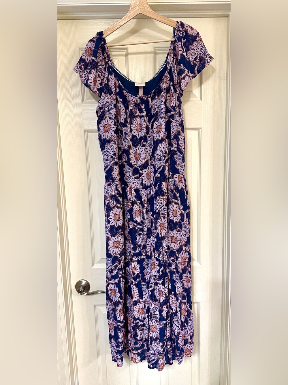 Knox Rose Flutter Sleeve midi dress